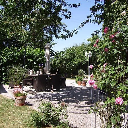 Romantikzimmer Im Antiquariat Sonnschied Kültér fotó