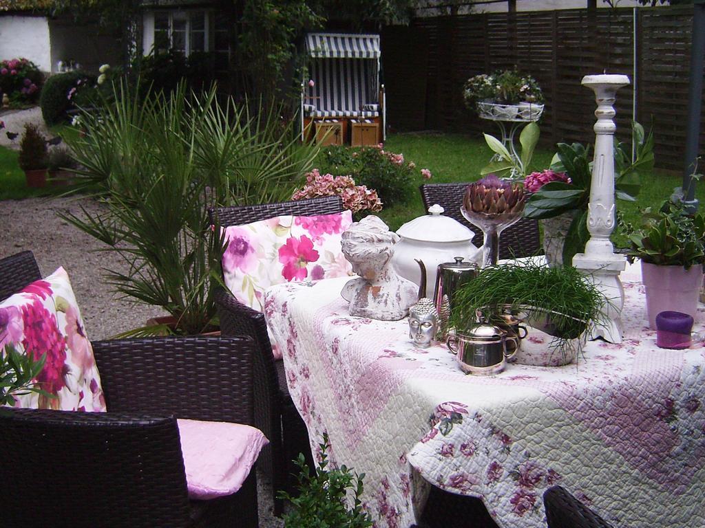Romantikzimmer Im Antiquariat Sonnschied Szoba fotó